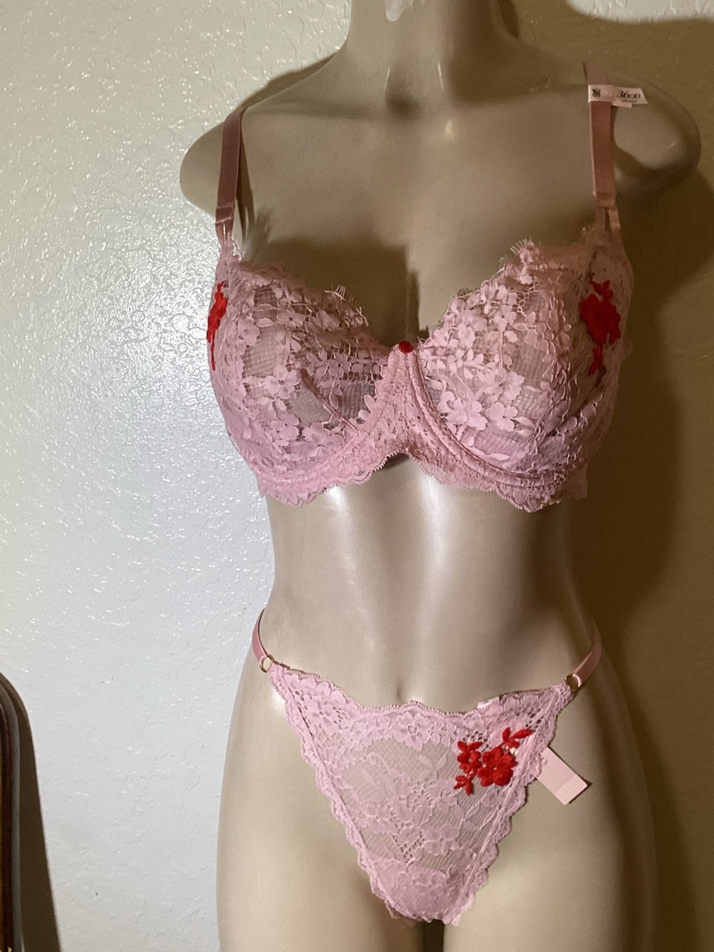 Victoria's Secret Pink Lace Bra & Embroidered Thong Set